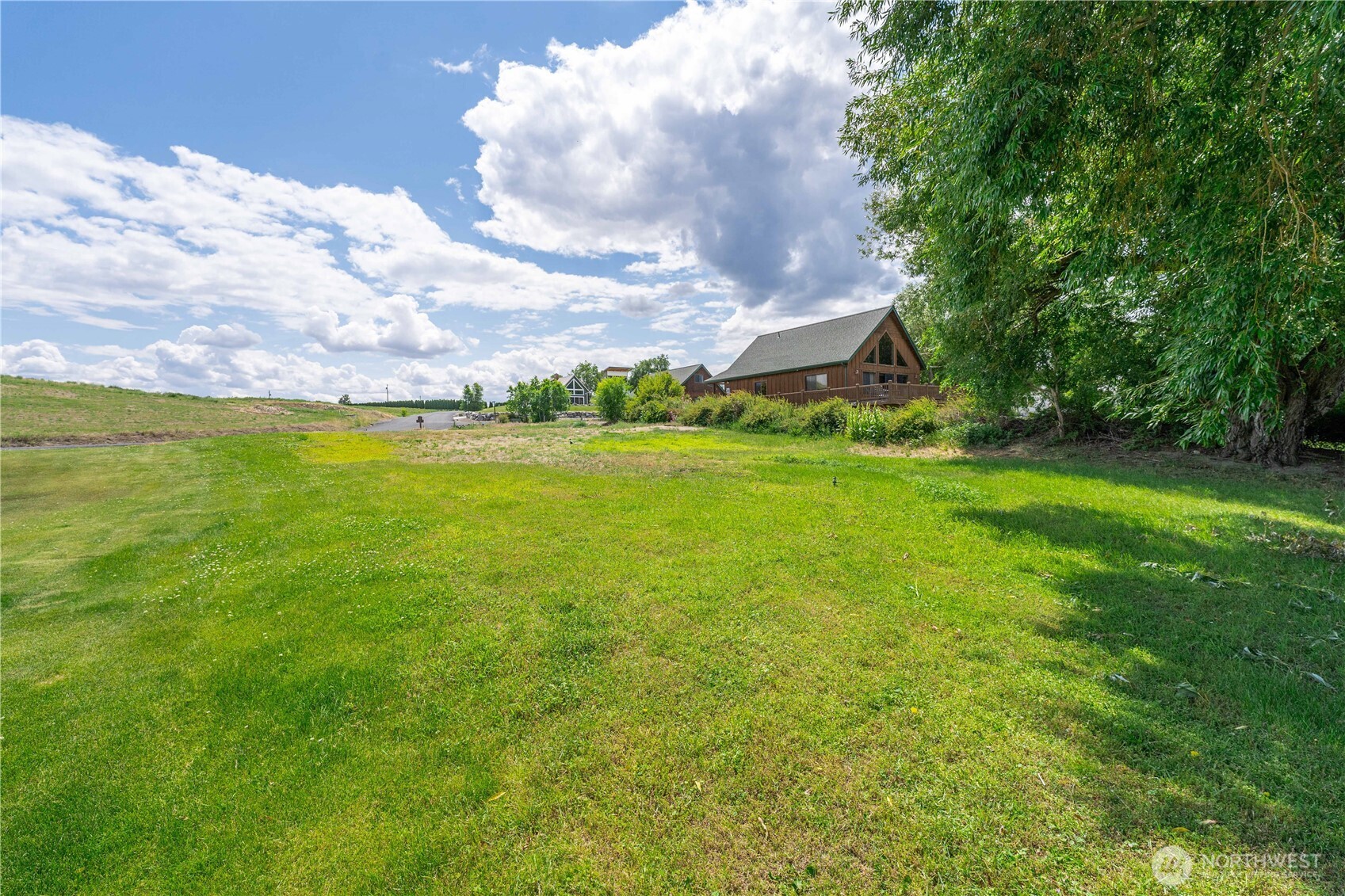 220 Roses Lake Drive , Manson, WA 98831