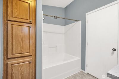 4815 NE Airway Drive #121, Moses Lake, WA 98837-9883 - Photo 12