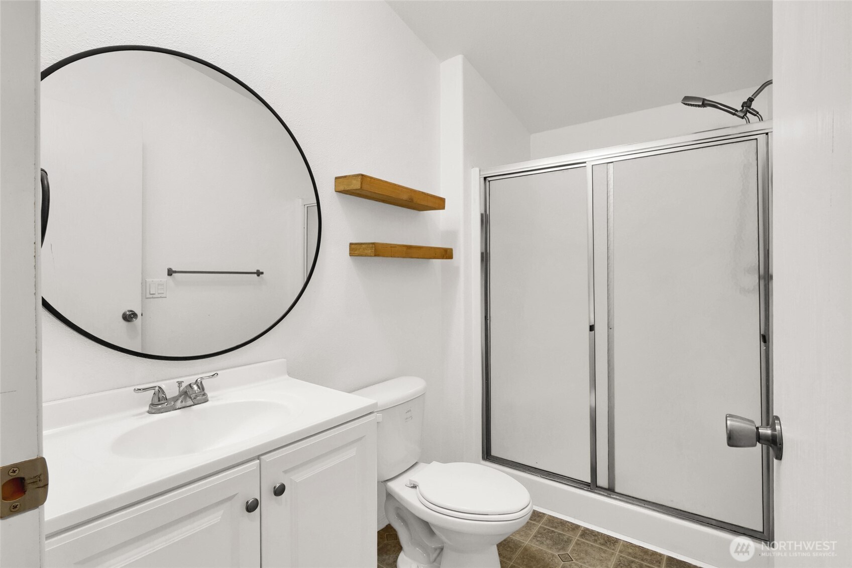 4815 NE Airway Drive #121, Moses Lake, WA 98837-9883