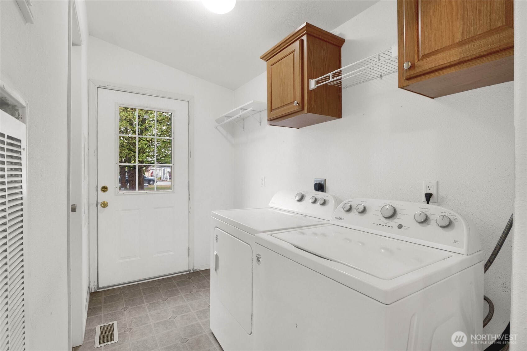 4815 NE Airway Drive #121, Moses Lake, WA 98837-9883