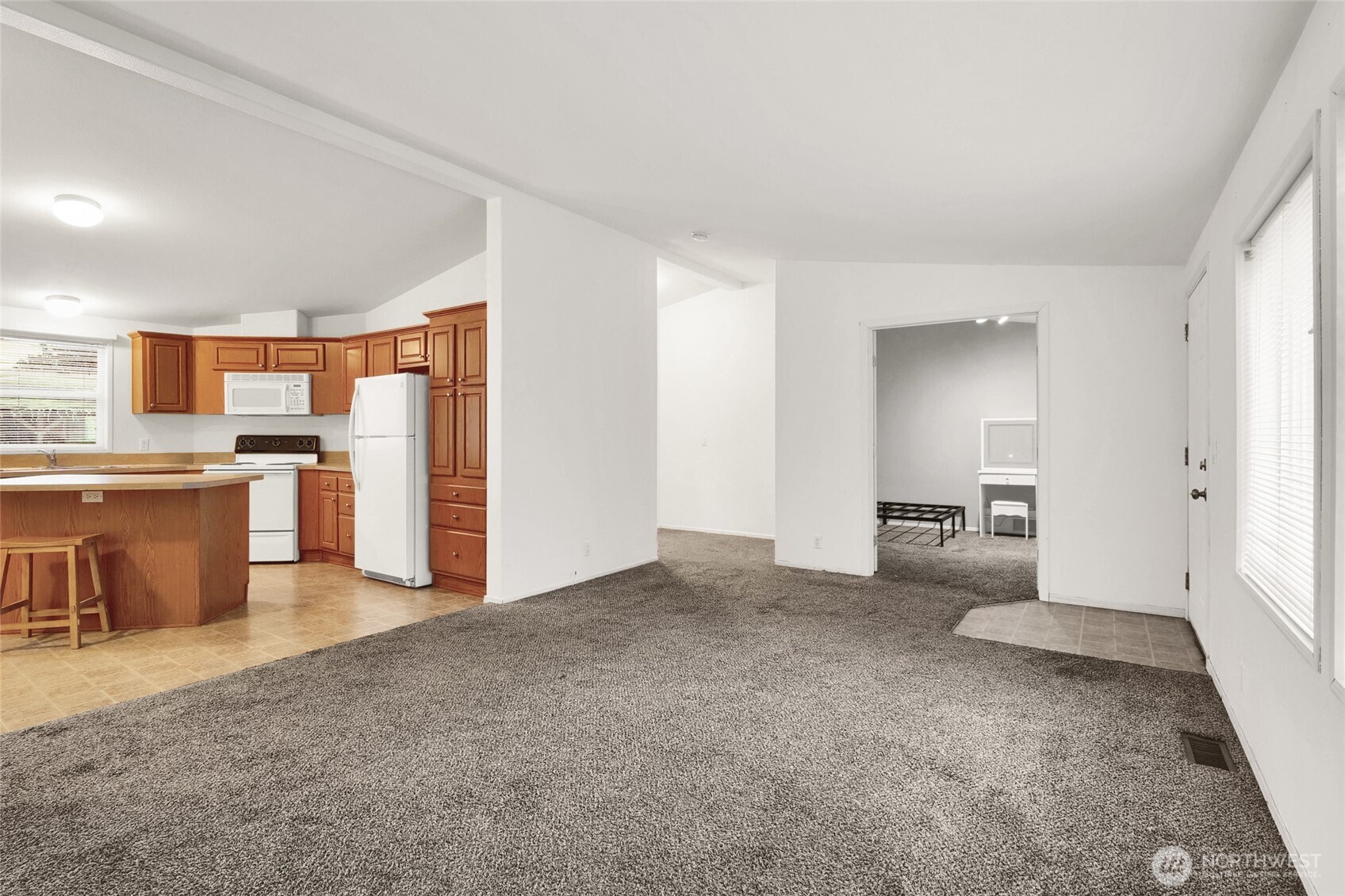 4815 NE Airway Drive #121, Moses Lake, WA 98837-9883