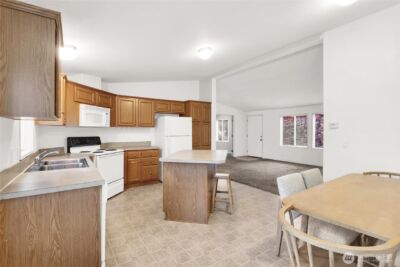 4815 NE Airway Drive #121, Moses Lake, WA 98837-9883 - Photo 8
