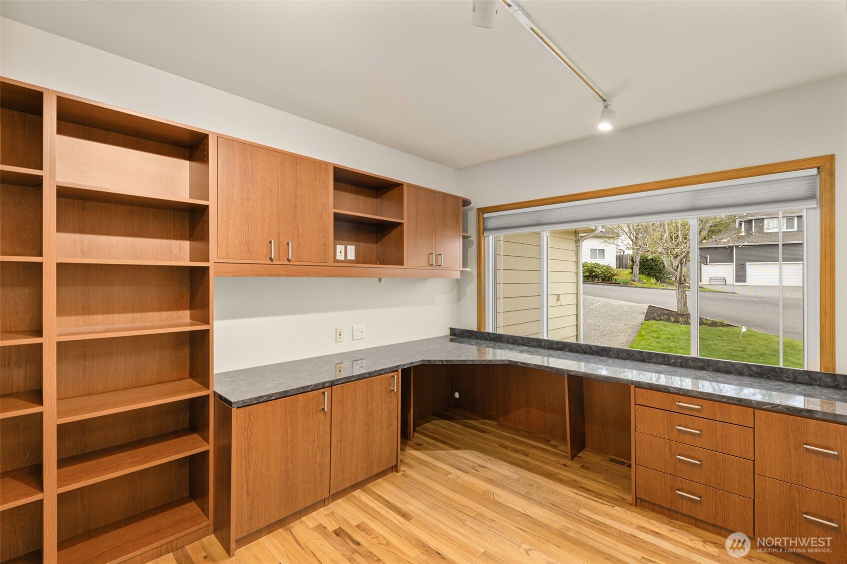 15409 101st Place NE, Bothell, WA 98011