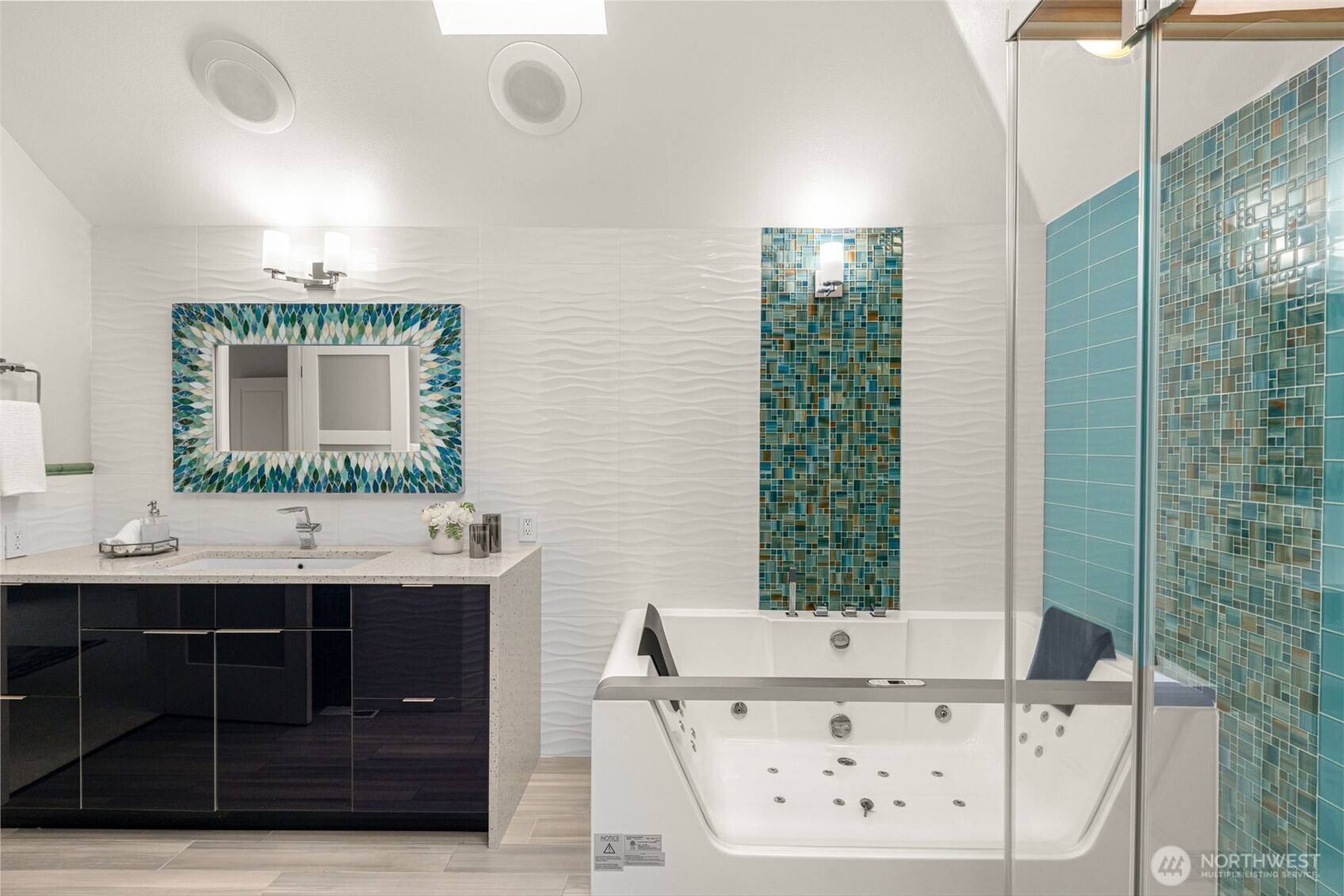 15409 101st Place NE, Bothell, WA 98011