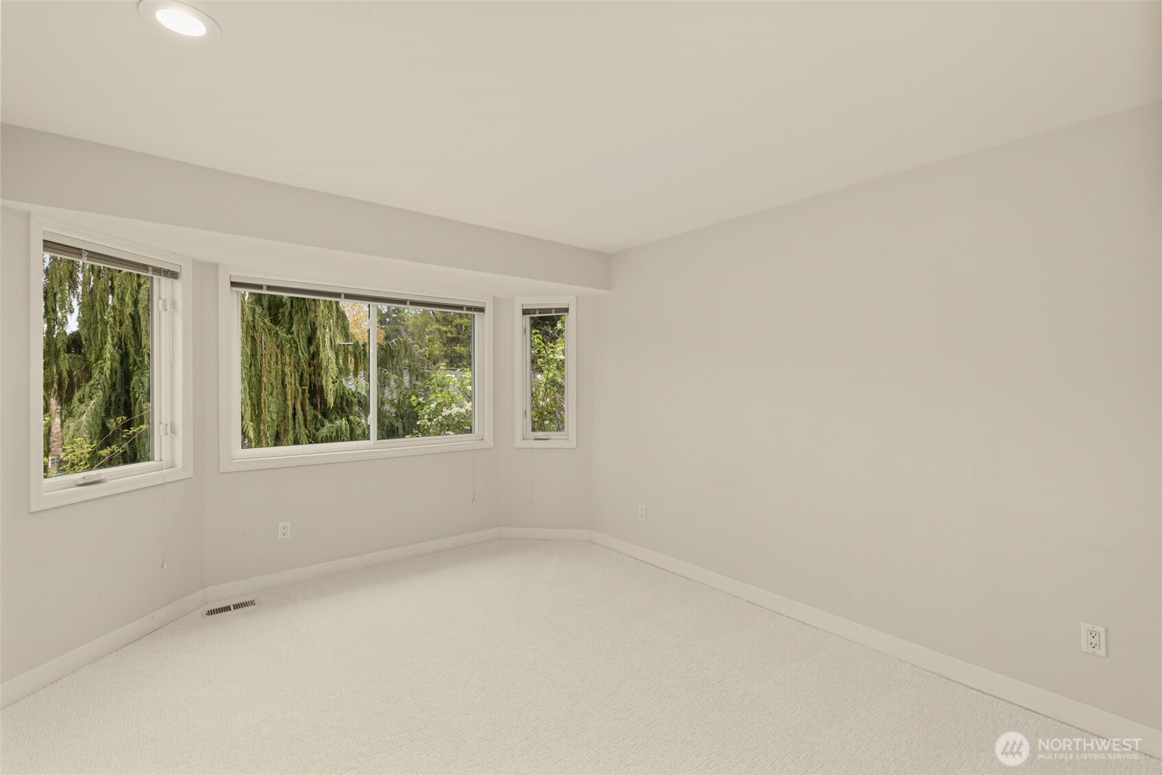 15409 101st Place NE, Bothell, WA 98011