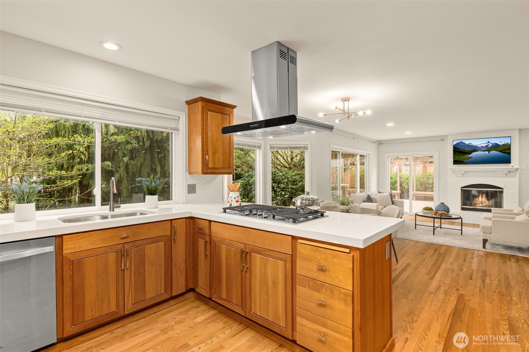 15409 101st Place NE, Bothell, WA 98011