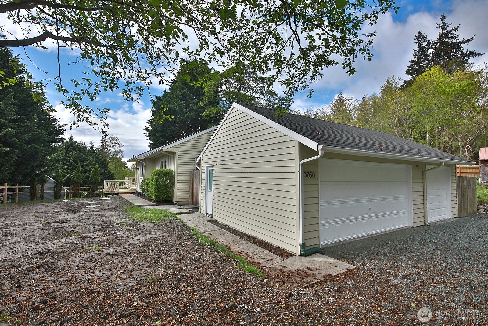 3760 Periwinkle Road , Clinton, WA 98236