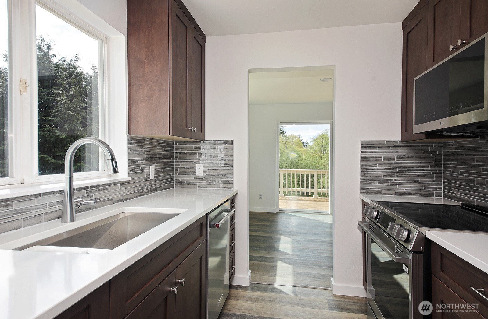 3760 Periwinkle Road , Clinton, WA 98236