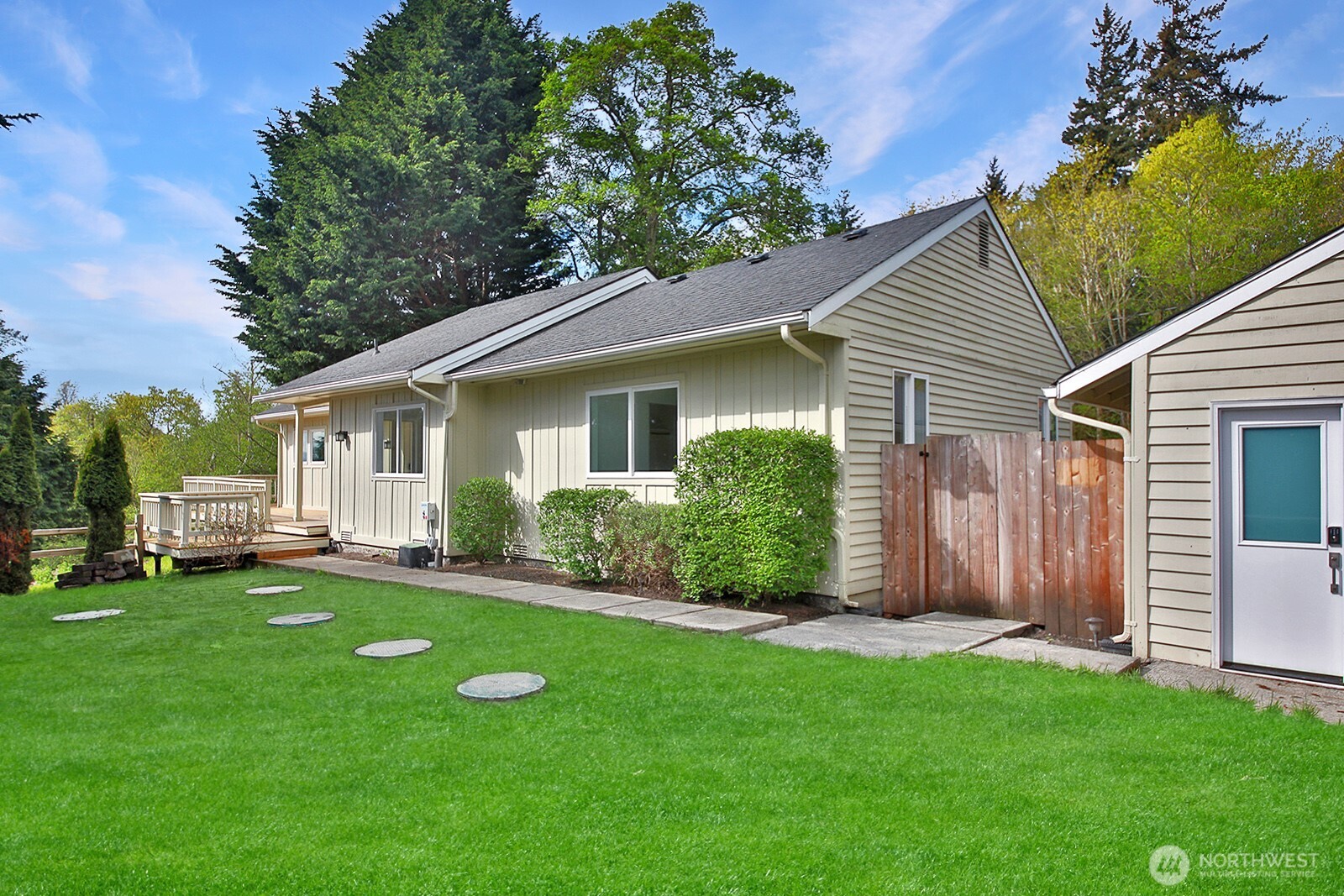 3760 Periwinkle Road , Clinton, WA 98236