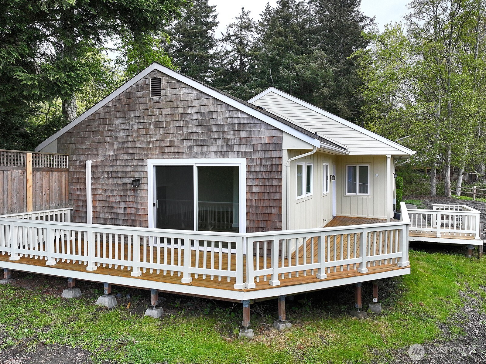 3760 Periwinkle Road , Clinton, WA 98236
