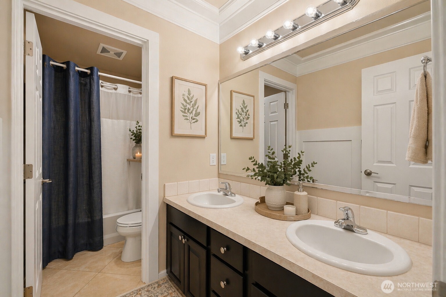 838 Gladstone Drive , Camano Island, WA 98282