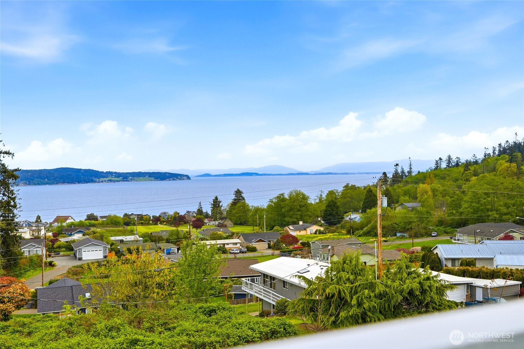 838 Gladstone Drive , Camano Island, WA 98282