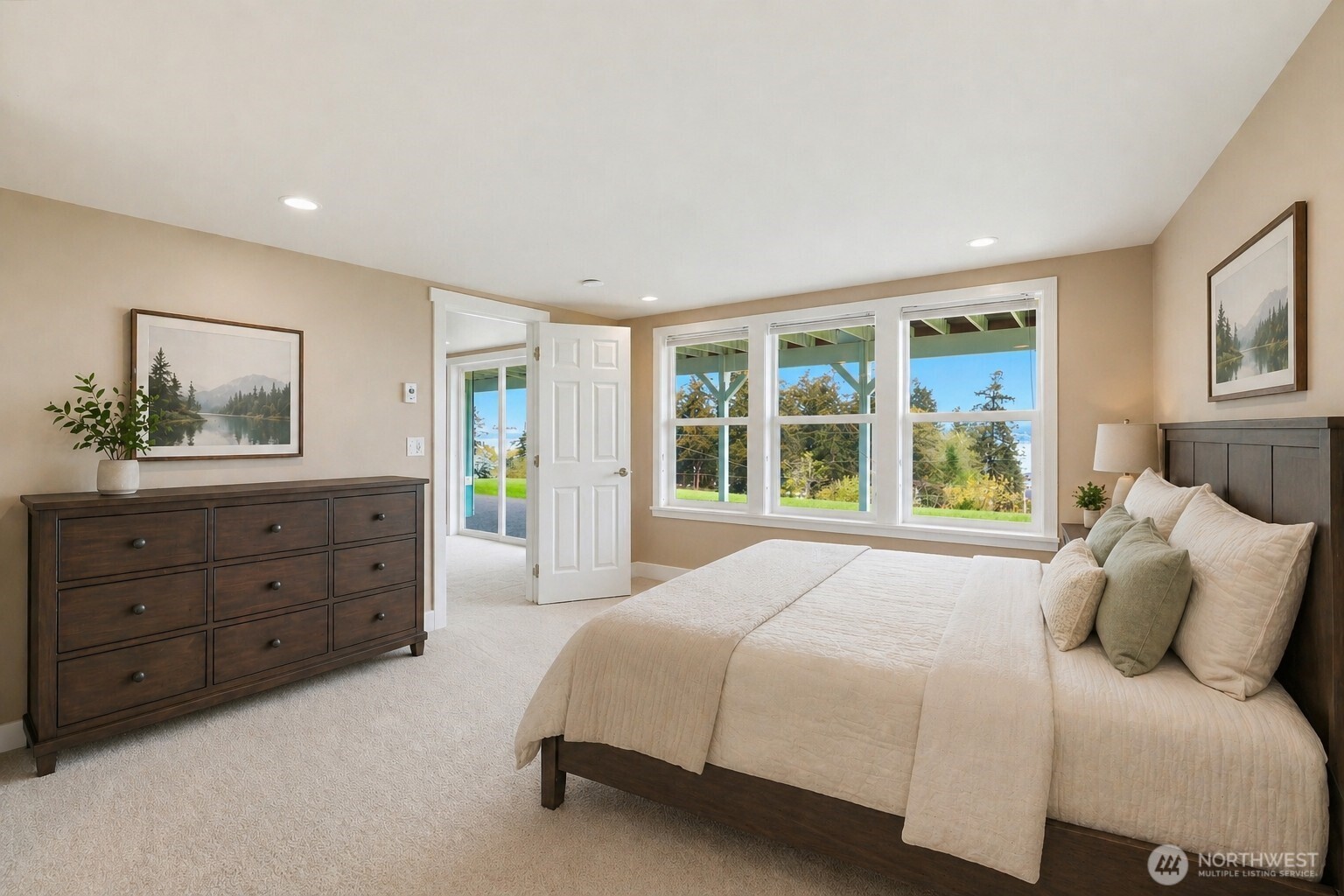 838 Gladstone Drive , Camano Island, WA 98282