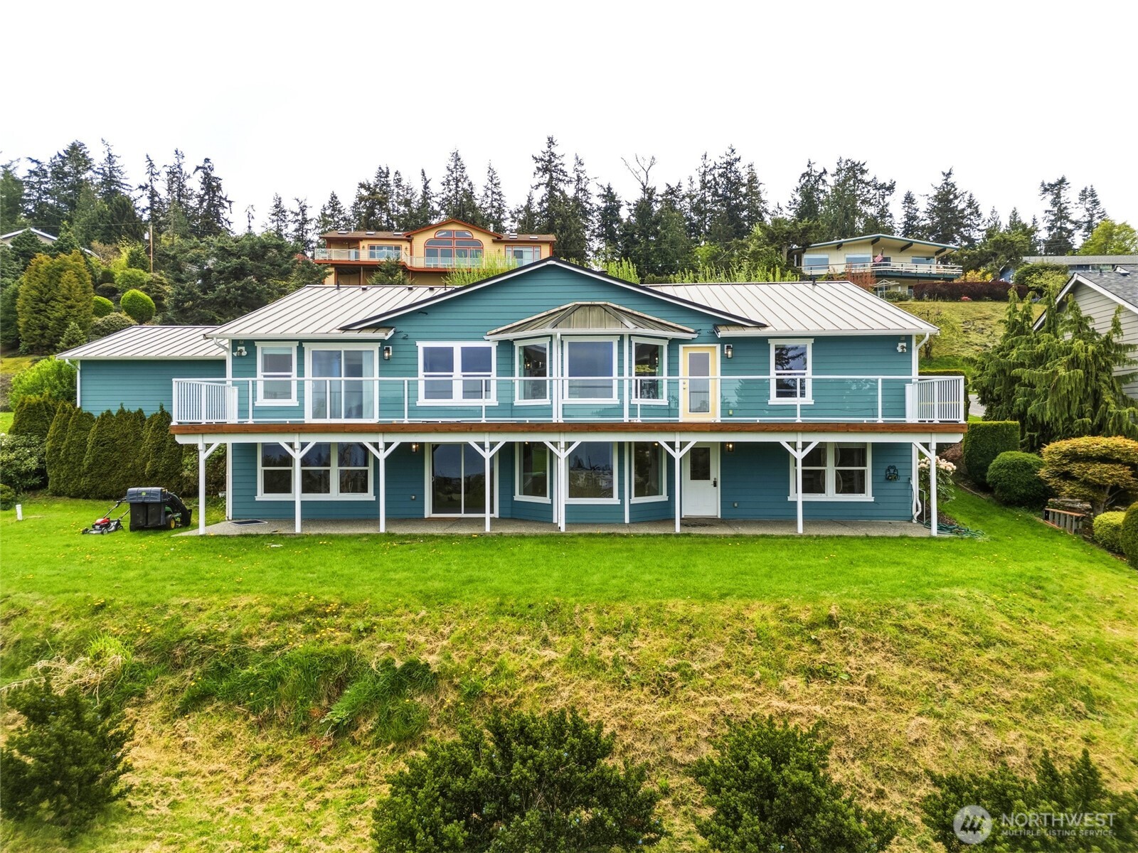 838 Gladstone Drive , Camano Island, WA 98282