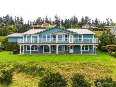 838 Gladstone Drive , Camano Island, WA 98282