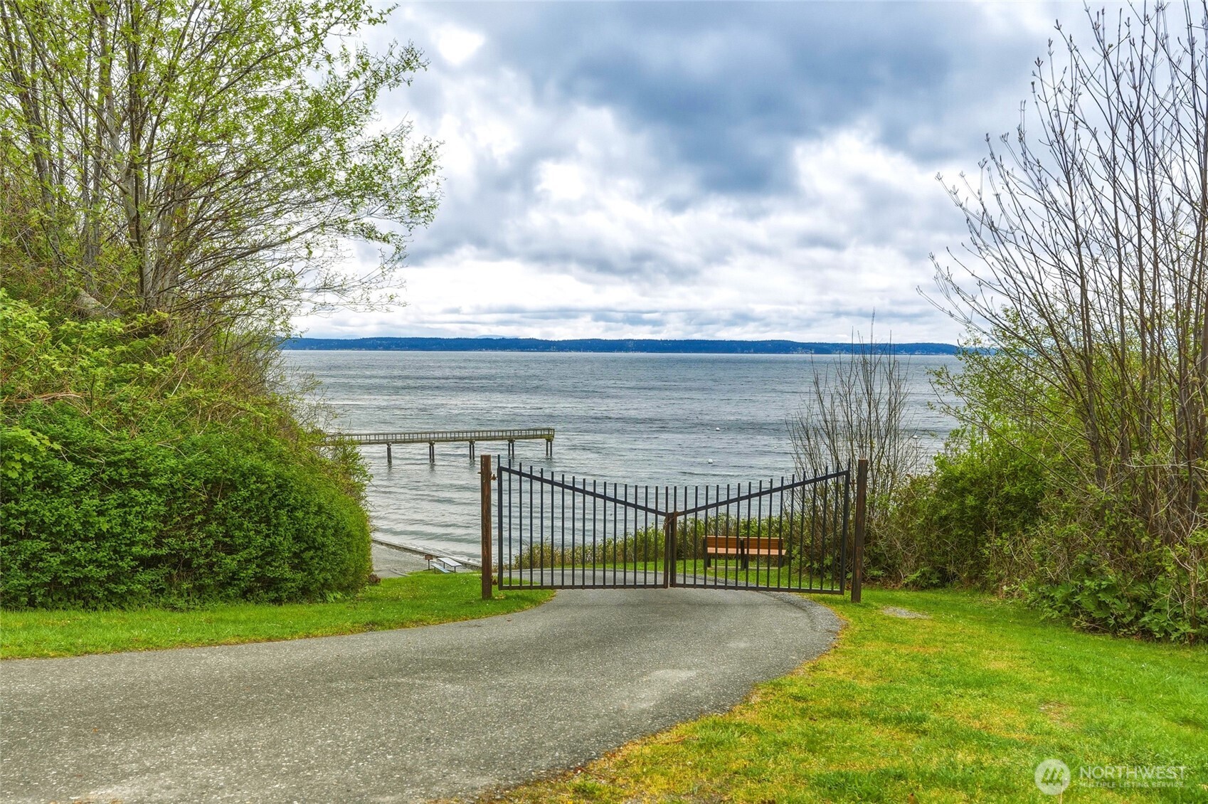 838 Gladstone Drive , Camano Island, WA 98282