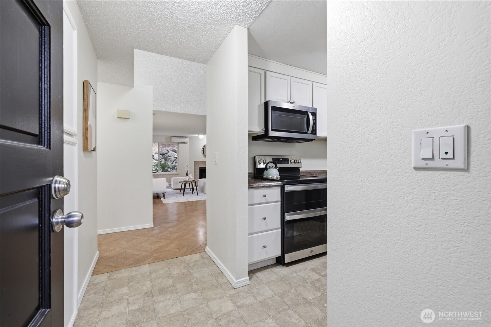 15929 NE 41st Street #8B, Redmond, WA 98052