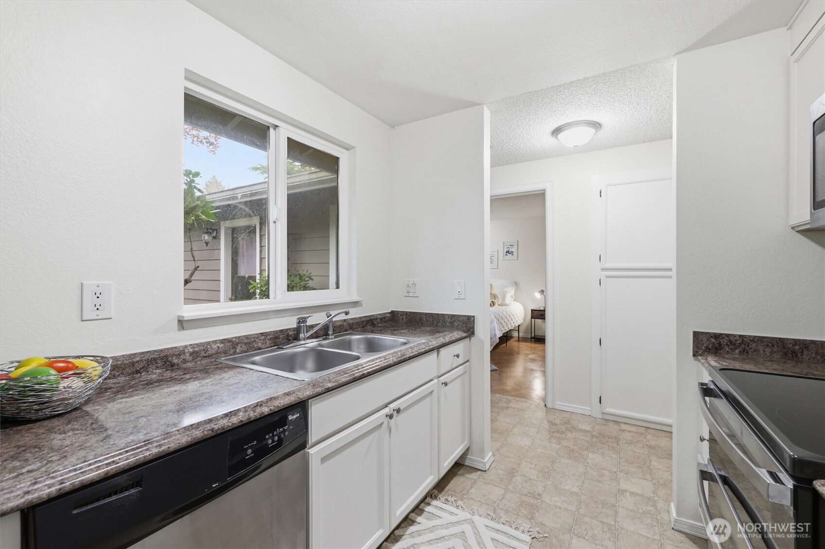 15929 NE 41st Street #8B, Redmond, WA 98052