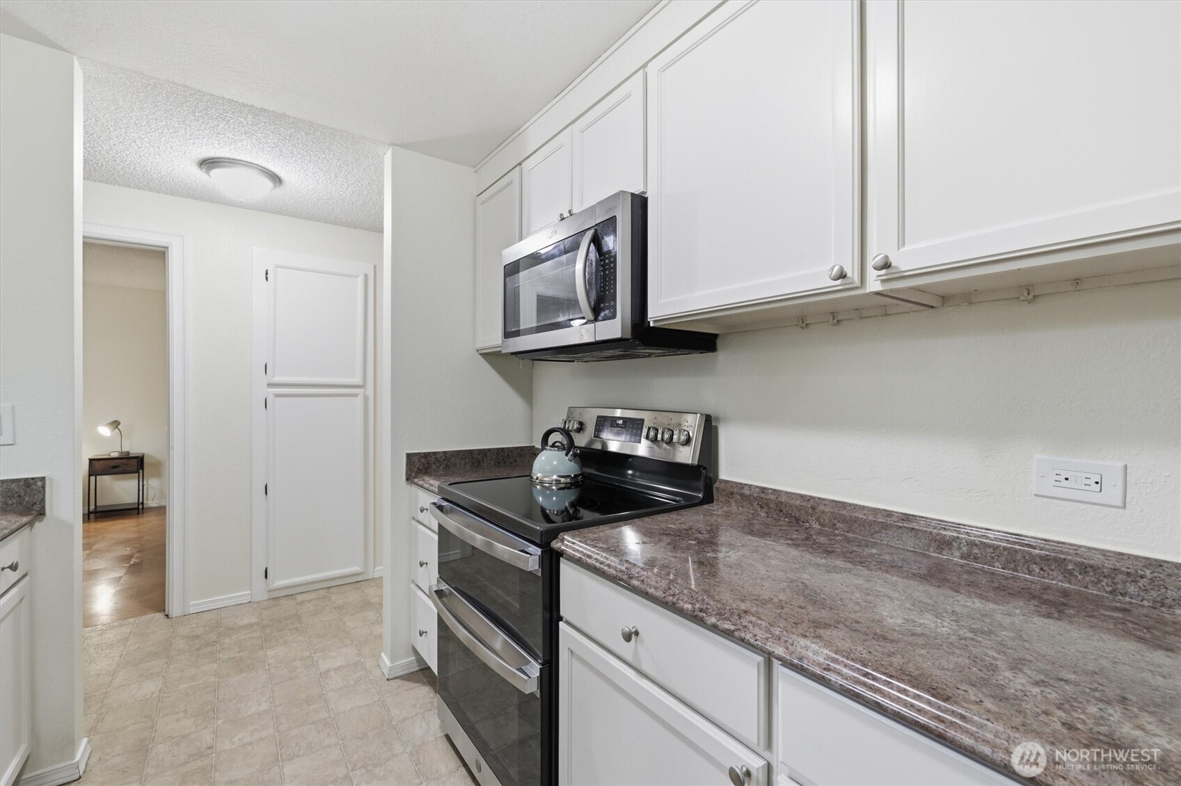 15929 NE 41st Street #8B, Redmond, WA 98052