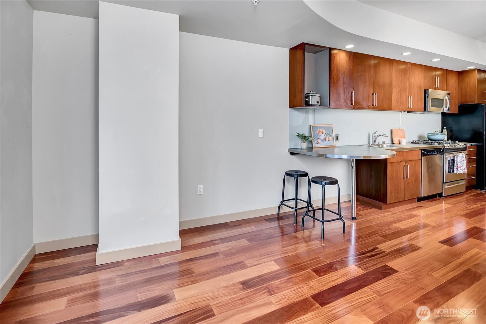 910 Lenora Street #S1004, Seattle, WA 98121