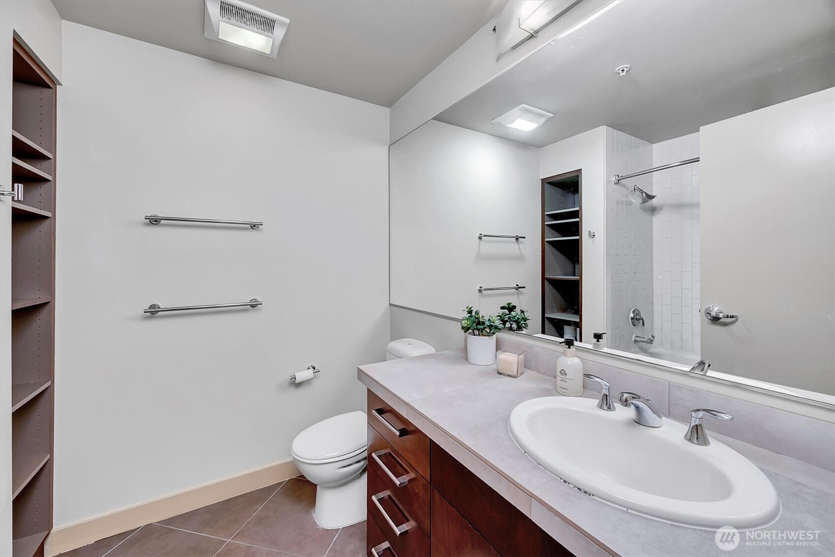 910 Lenora Street #S1004, Seattle, WA 98121
