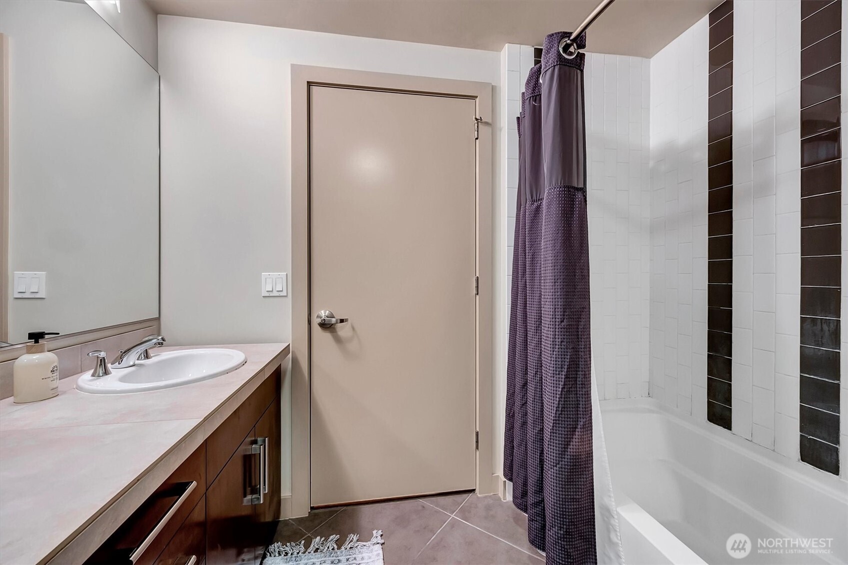 910 Lenora Street #S1004, Seattle, WA 98121
