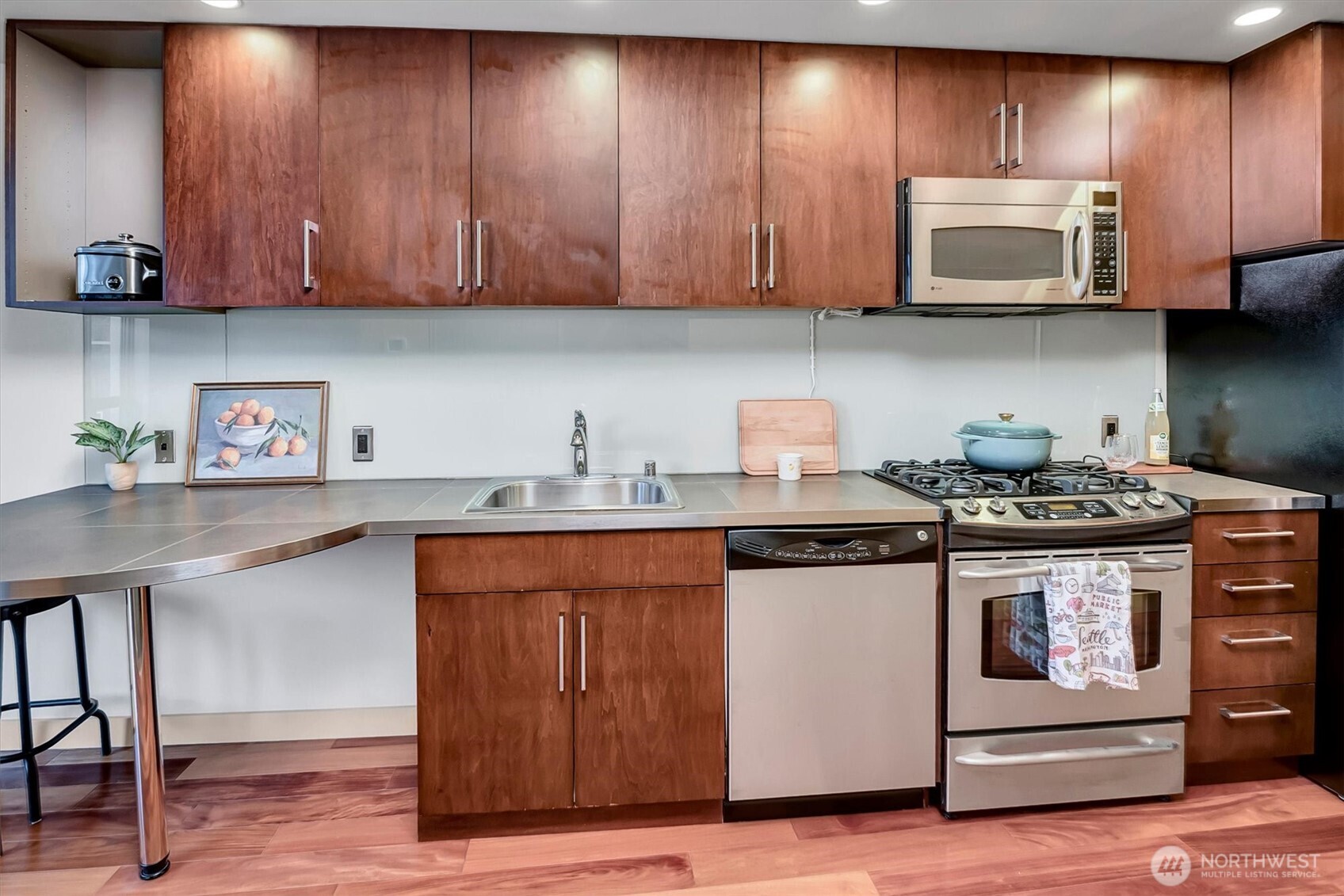 910 Lenora Street #S1004, Seattle, WA 98121