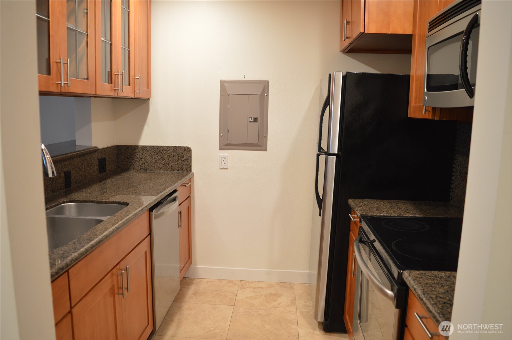 6401 Lake Washington Boulevard NE #303, Kirkland, WA 98033