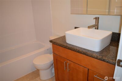 6401 Lake Washington Boulevard NE #303, Kirkland, WA 98033 - Photo 6
