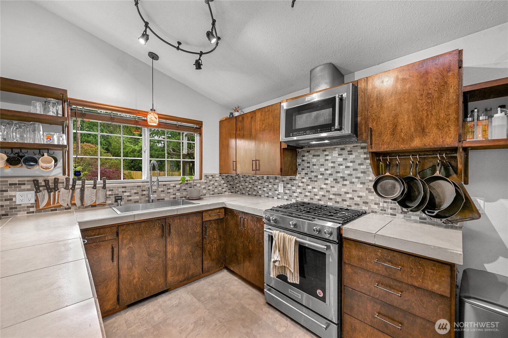 3341 Moody Street , Mount Vernon, WA 98274