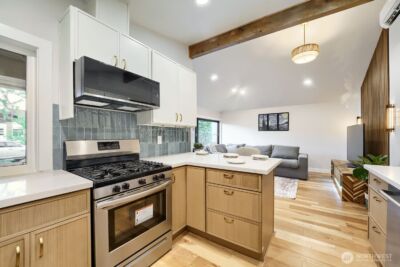 9321 Renton Avenue S, Seattle, WA 98118 - Photo 11