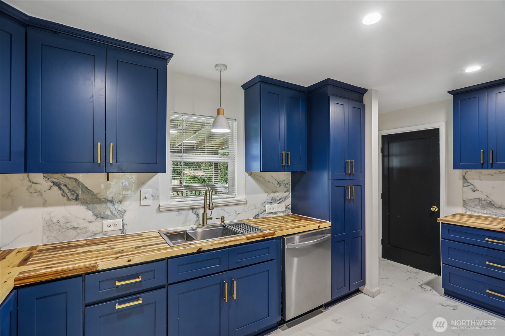102 S 56th Street , Tacoma, WA 98408