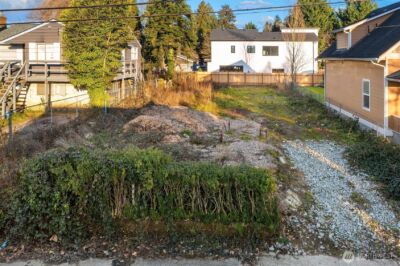 8444 46th Avenue S, Seattle, WA 98118 - Photo 2