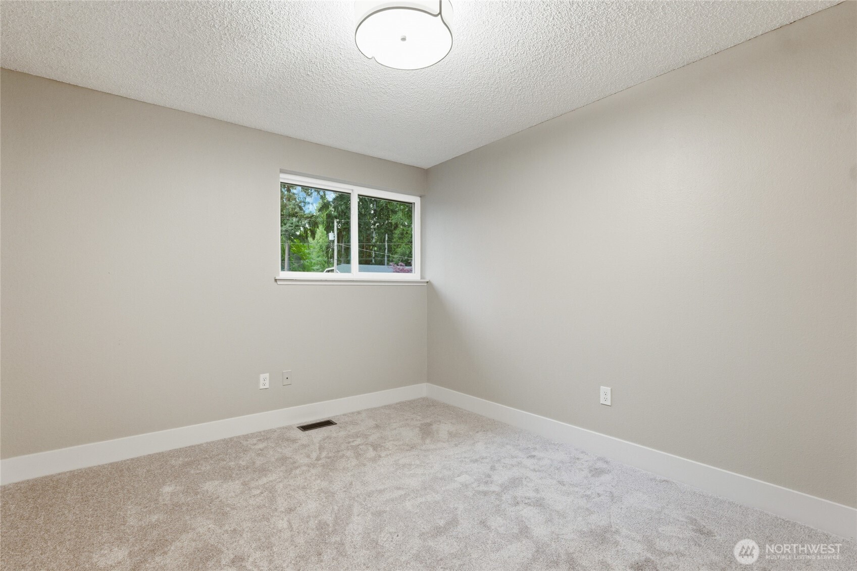 10826 149th St E , Puyallup, WA 98374