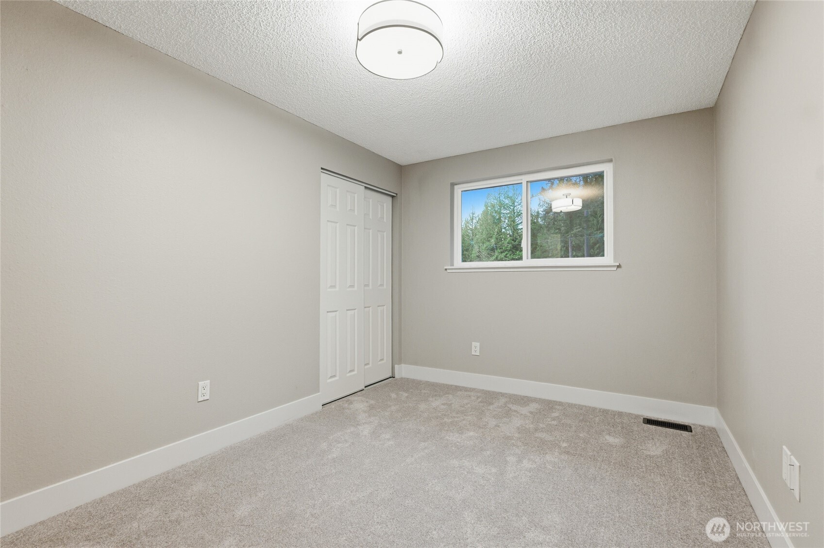 10826 149th St E , Puyallup, WA 98374