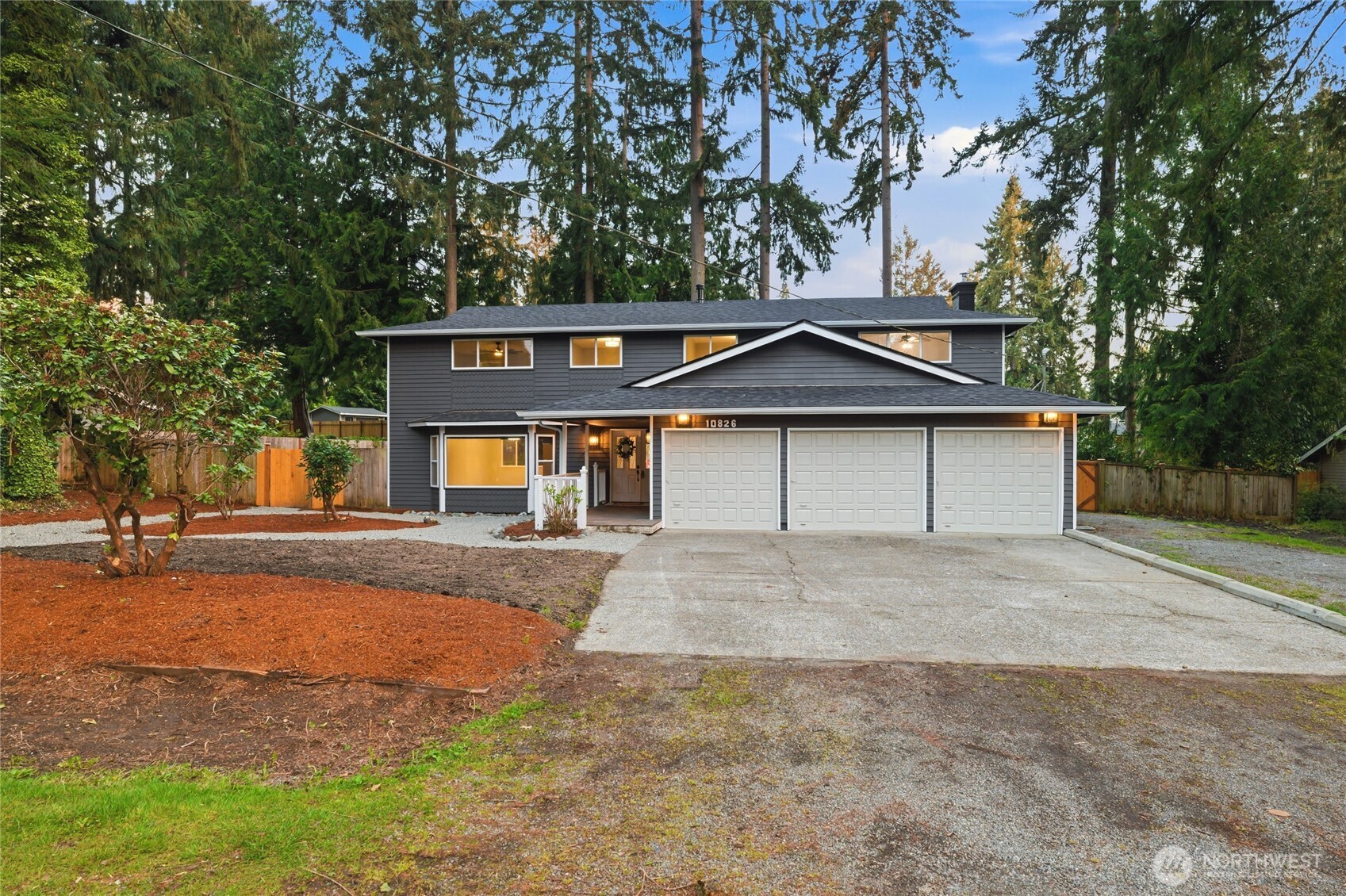 10826 149th St E , Puyallup, WA 98374