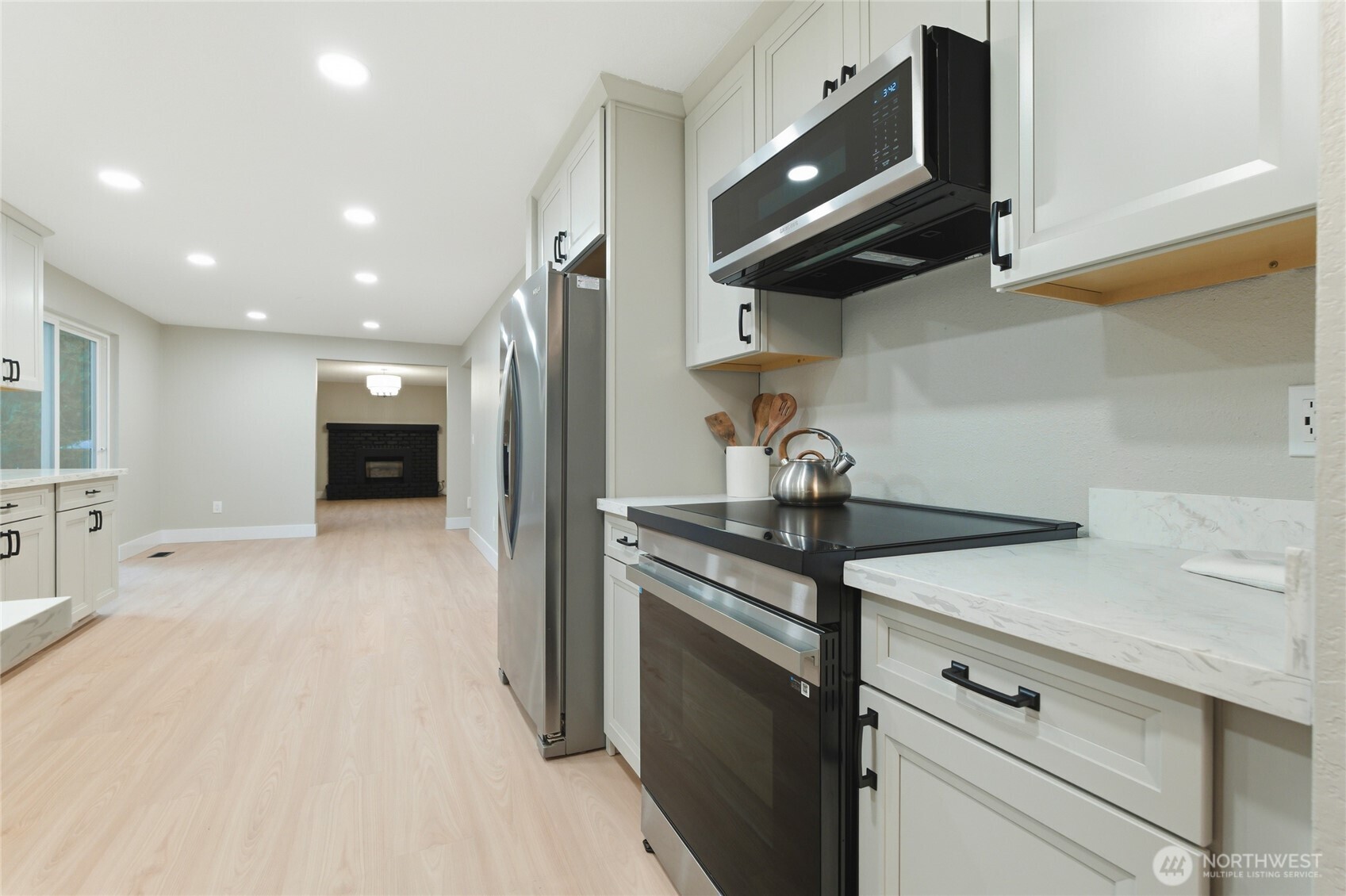 10826 149th St E , Puyallup, WA 98374