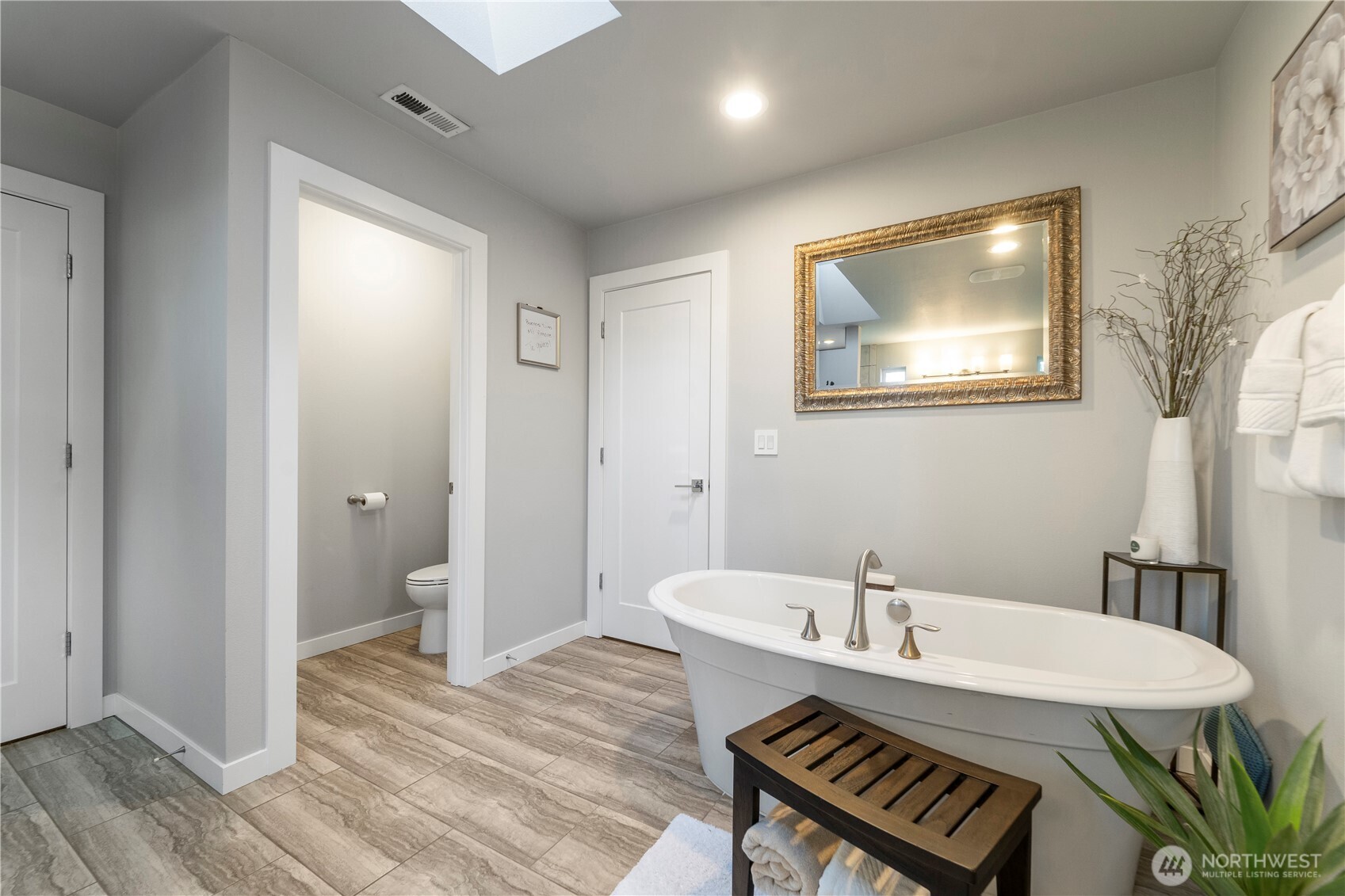 1225 Adams Street , Steilacoom, WA 98388