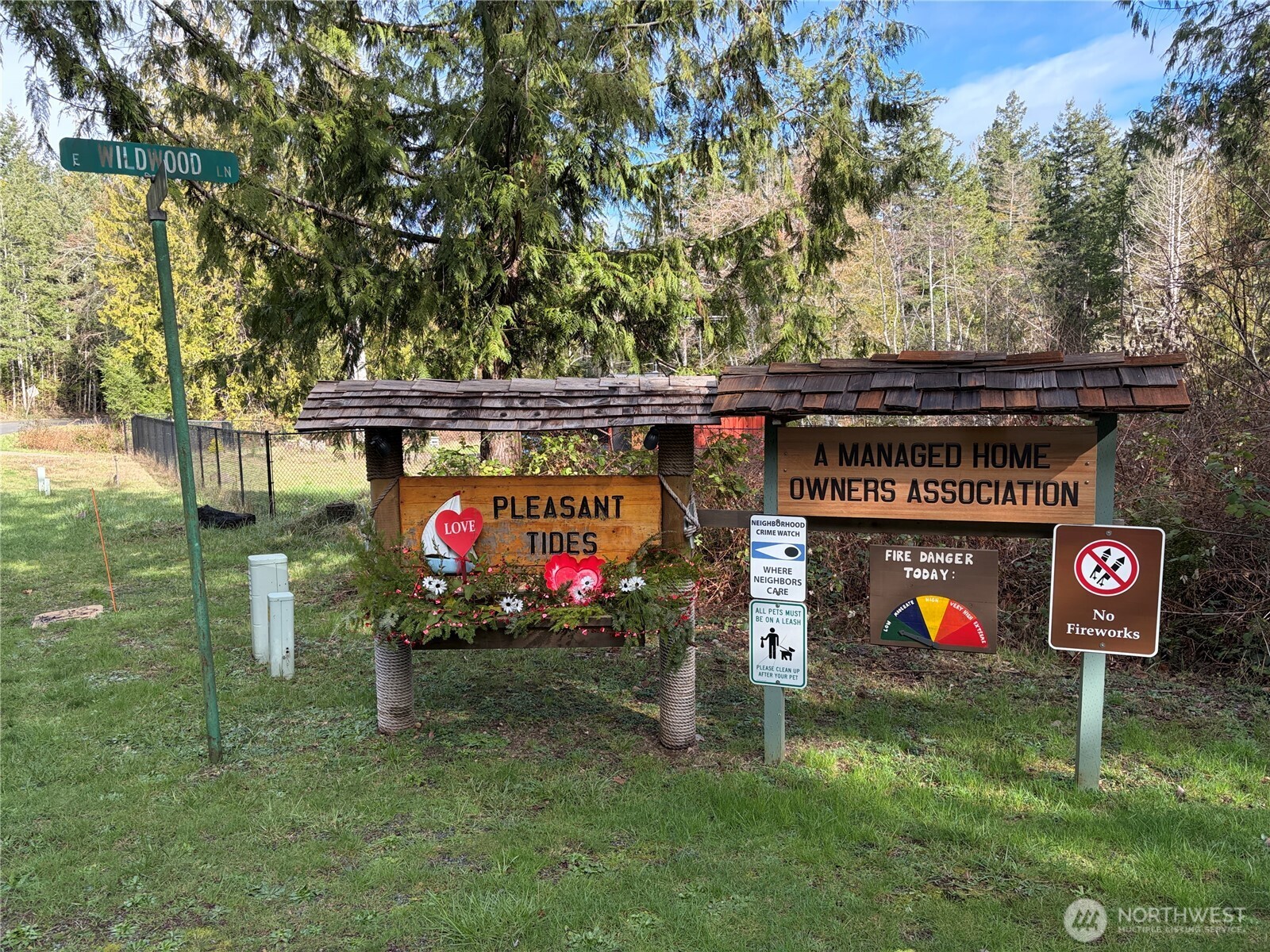 1 E Wildwood Lane , Brinnon, WA 98320
