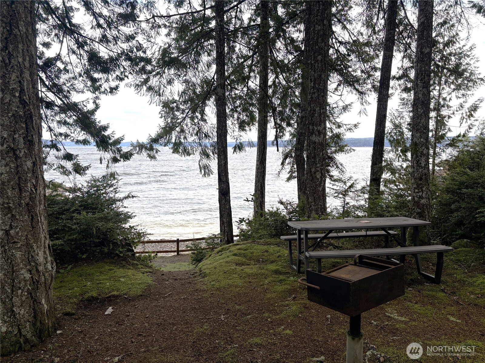 1 E Wildwood Lane , Brinnon, WA 98320