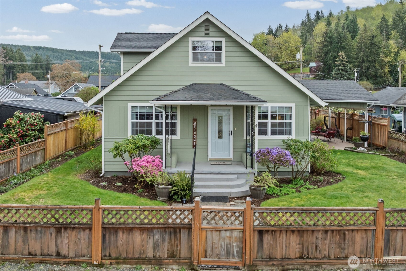 320 Coal Avenue , Carbonado, WA 98323