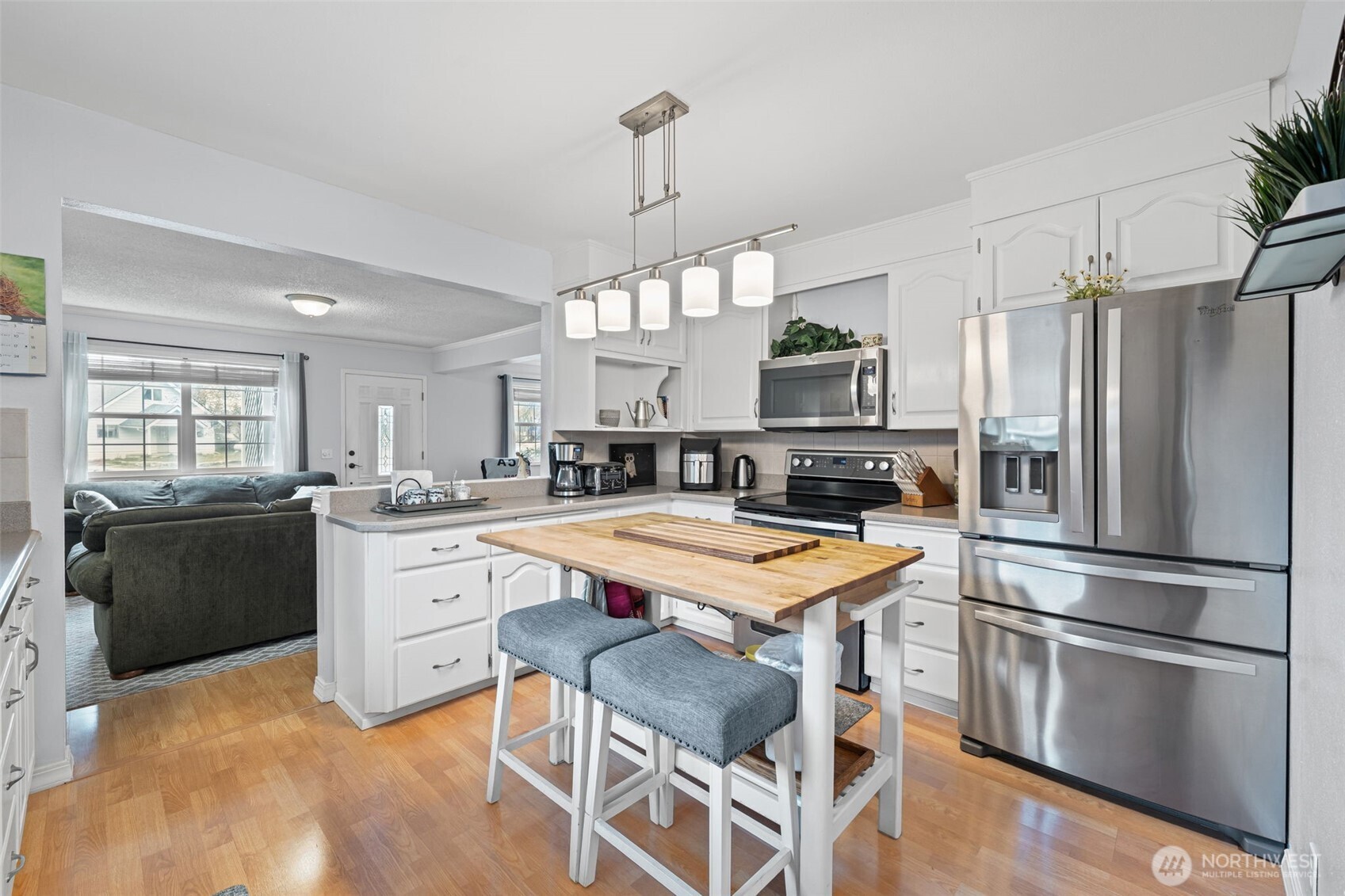 320 Coal Avenue , Carbonado, WA 98323