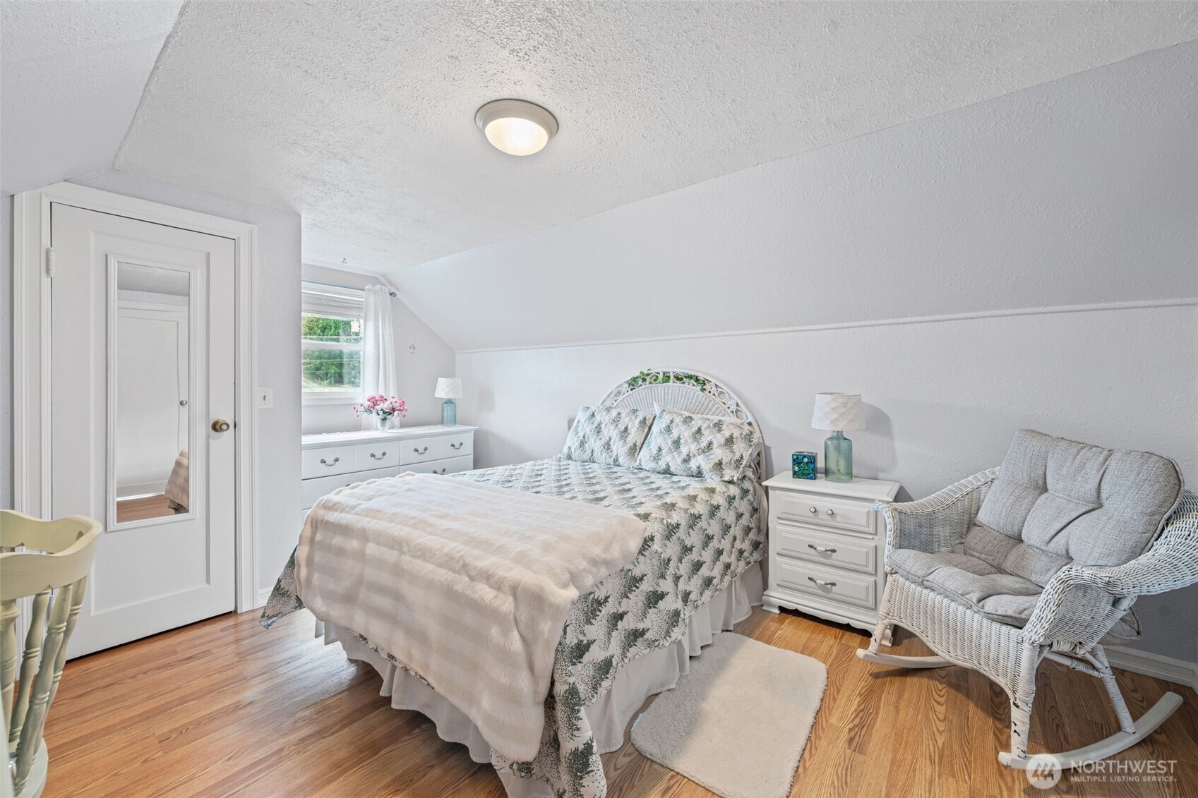 320 Coal Avenue , Carbonado, WA 98323