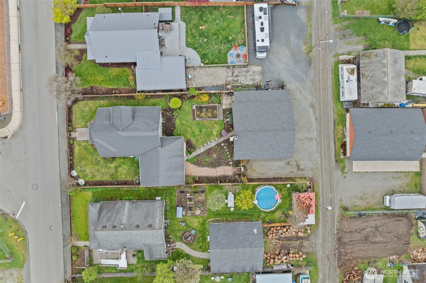 320 Coal Avenue , Carbonado, WA 98323