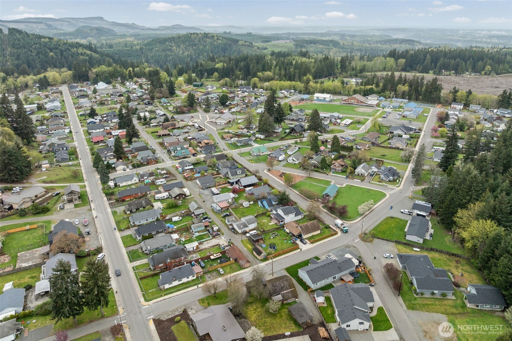 320 Coal Avenue , Carbonado, WA 98323