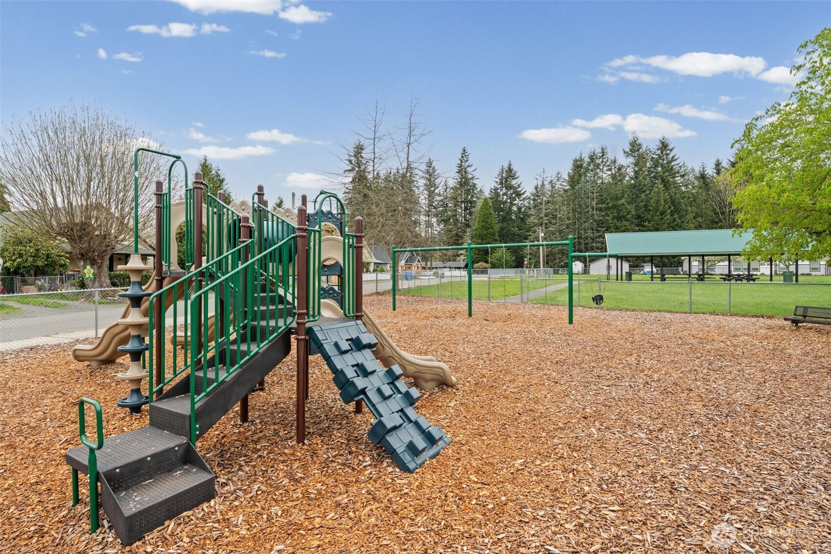 320 Coal Avenue , Carbonado, WA 98323