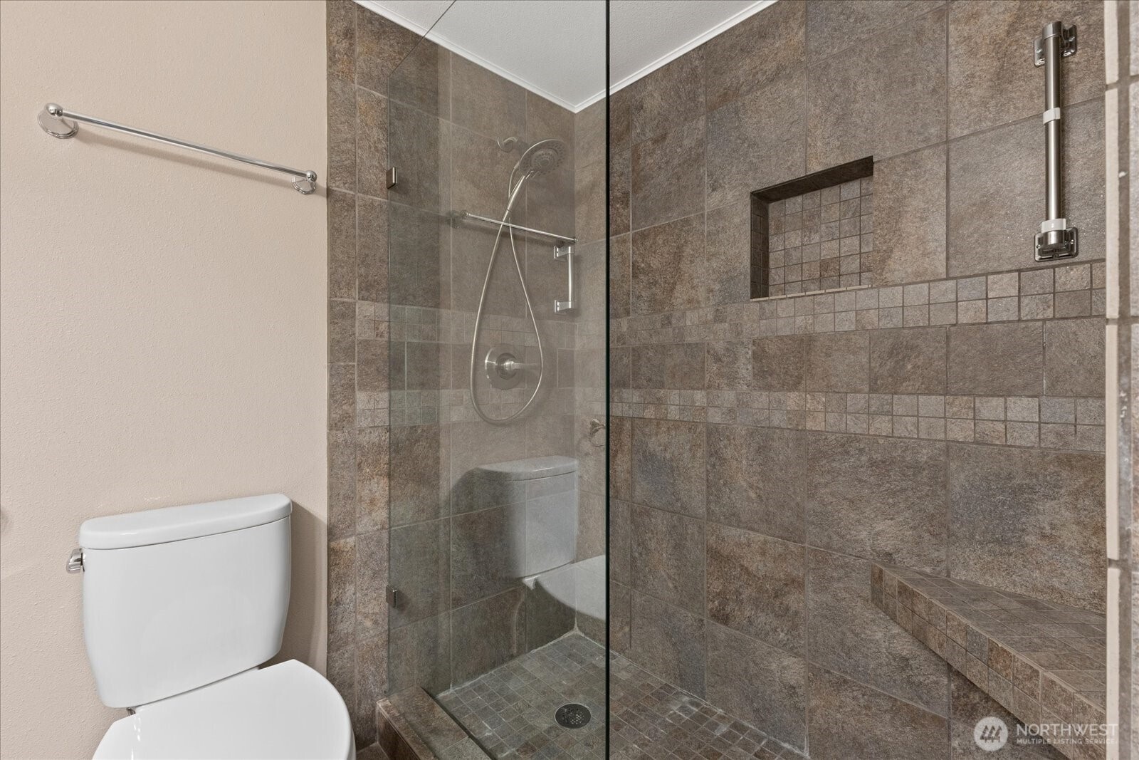 11815 93rd Lane NE #203, Kirkland, WA 98034