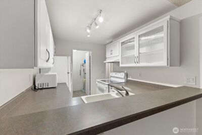 11815 93rd Lane NE #203, Kirkland, WA 98034 - Photo 8