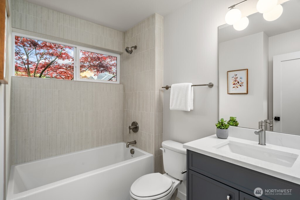 2509 N 42nd Street , Seattle, WA 98103