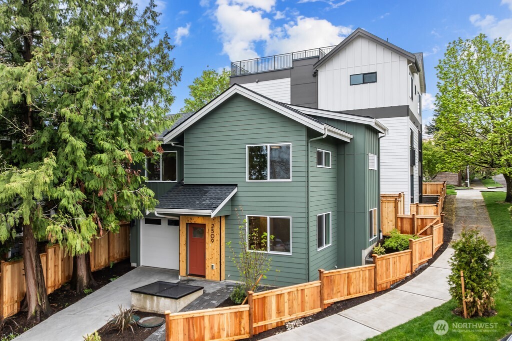 2509 N 42nd Street , Seattle, WA 98103